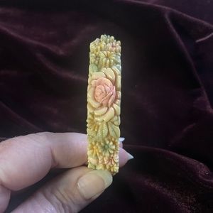 Vintage Carved Celluloid Rose Daisy Pastel Floral Flower Bangle Bracelet JAPAN